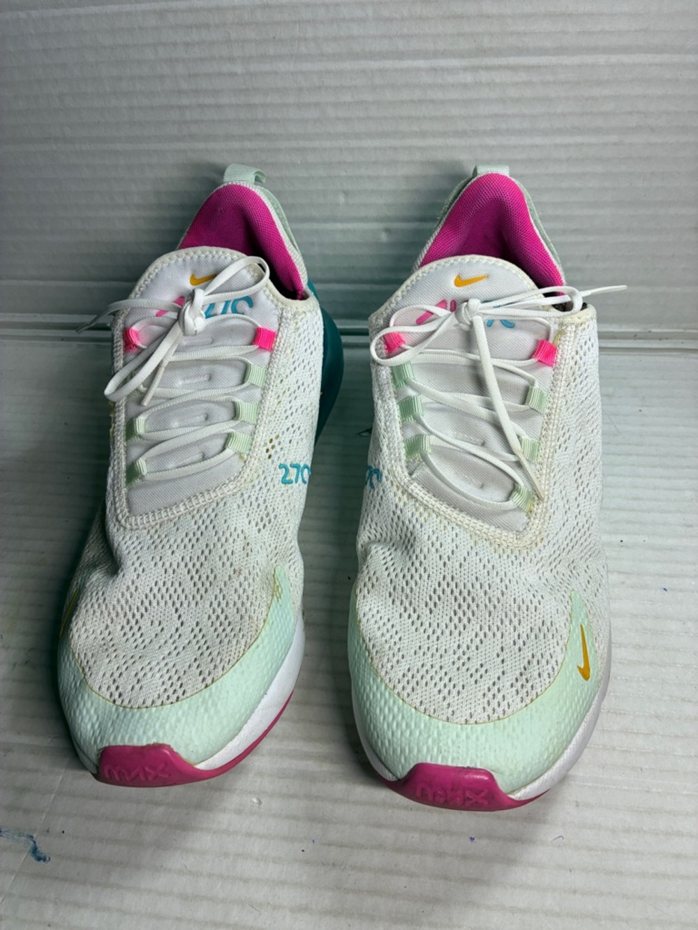 Nike White Multi-Color Athletic Sneakers  USED SKU CJ0568-100